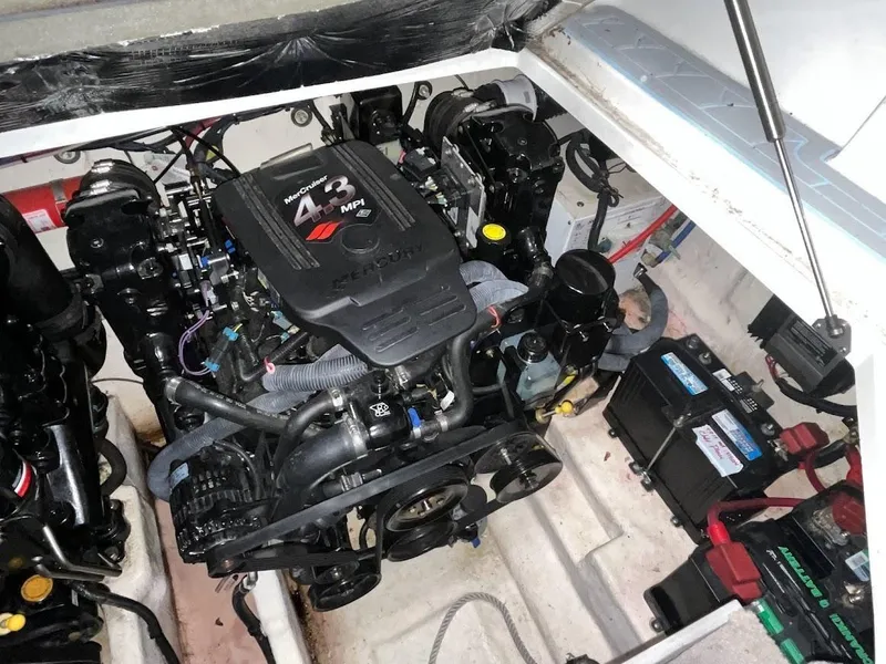 Slide: The Image of 2006 Sea Ray 280 Sundancer 19 - 19