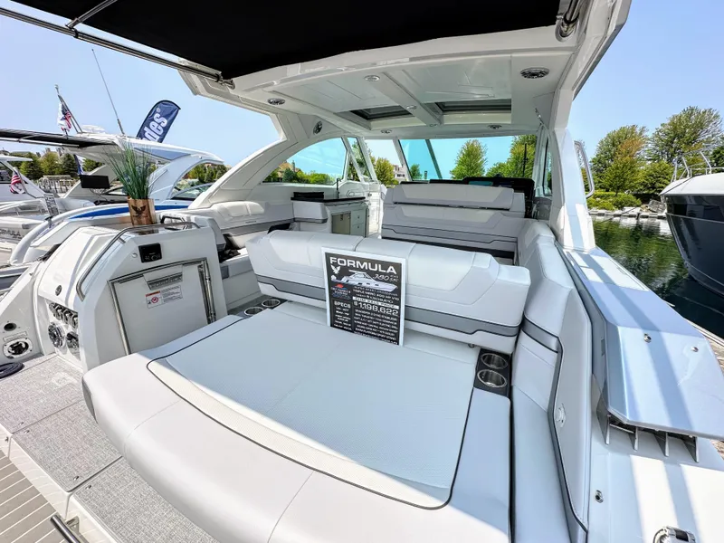 Slide: The Image of 2023 Formula Boats 380 Super Sport Crossover 5 - 5