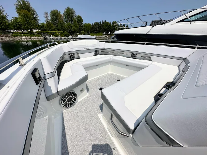 Slide: The Image of 2023 Formula Boats 380 Super Sport Crossover 6 - 6