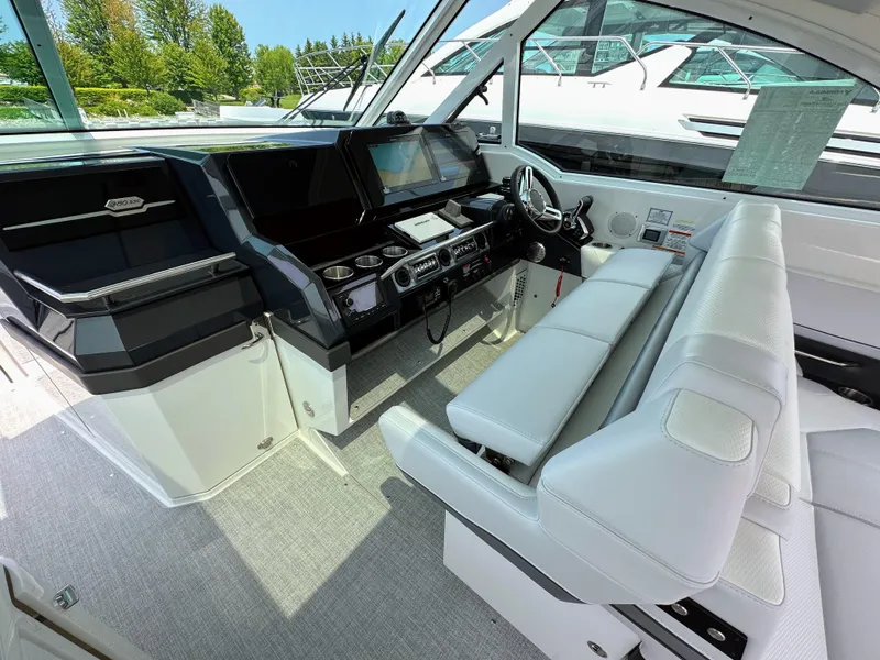 Slide: The Image of 2023 Formula Boats 380 Super Sport Crossover 7 - 7