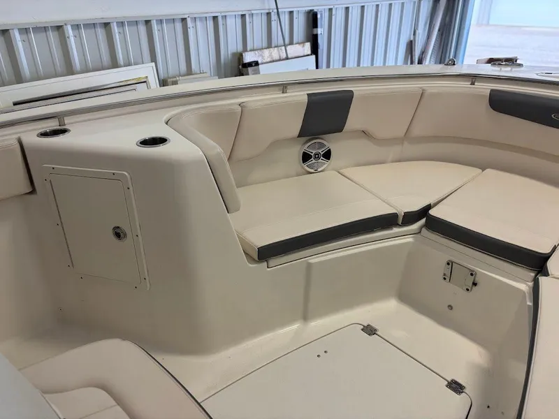 Slide: The Image of 2017 Robalo R302 16 - 16