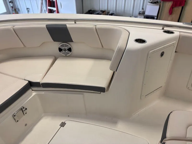 Slide: The Image of 2017 Robalo R302 19 - 19