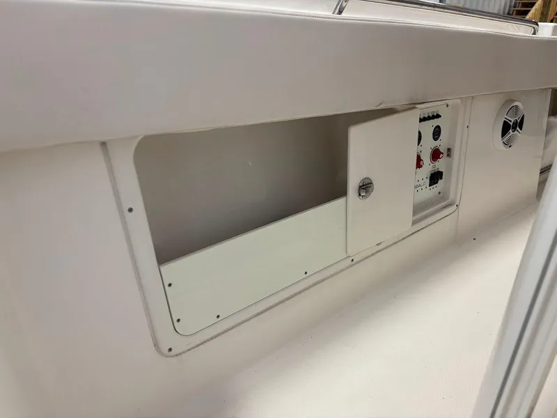 Slide: The Image of 2017 Robalo R302 23 - 23