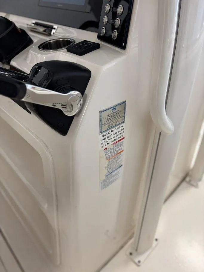 Slide: The Image of 2017 Robalo R302 34 - 34