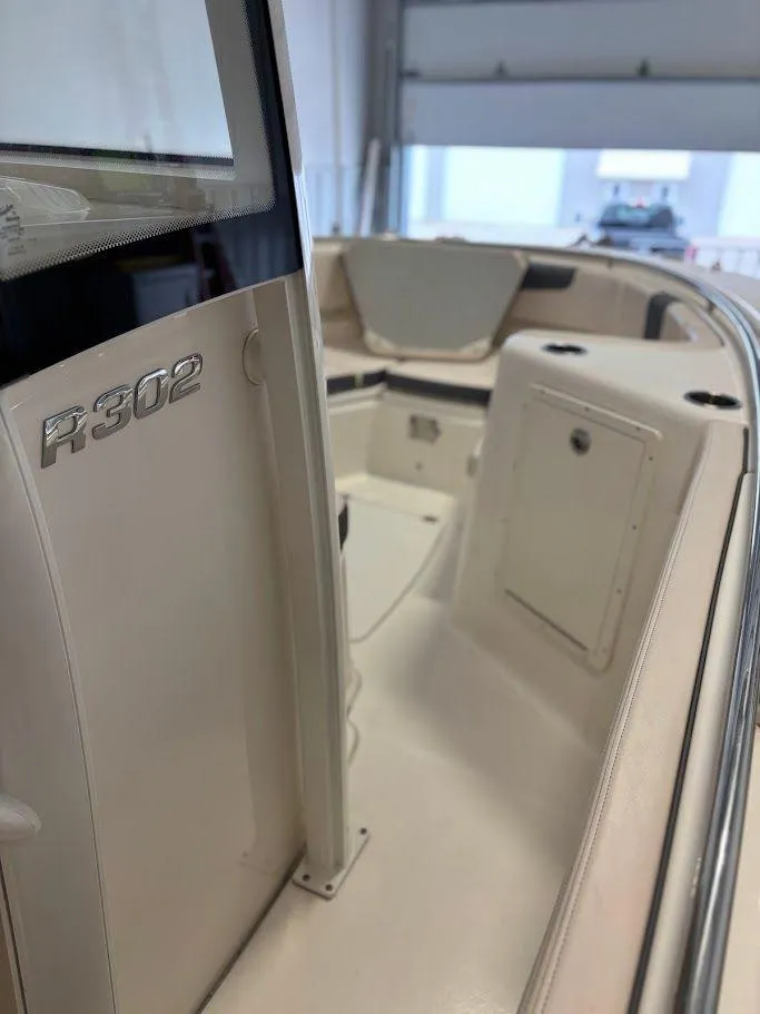 Slide: The Image of 2017 Robalo R302 37 - 37