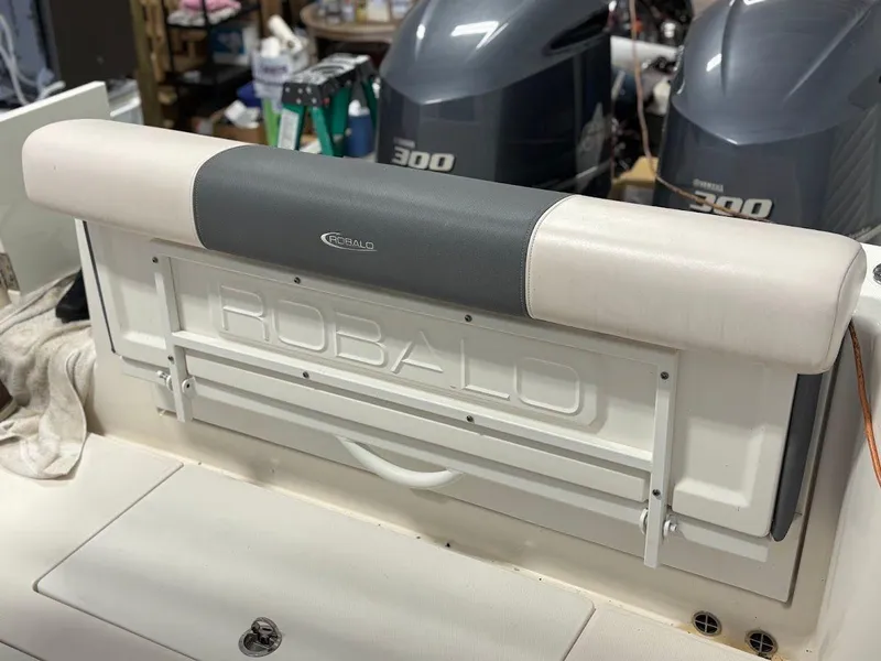 Slide: The Image of 2017 Robalo R302 4 - 4