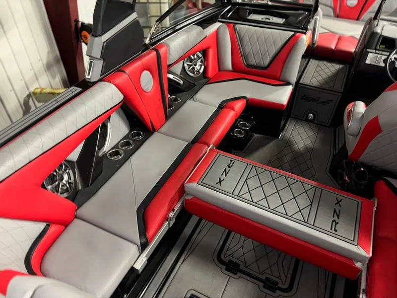 Slide: The Image of 2018 Tige RZX3 12 - 12