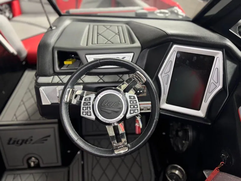 Slide: The Image of 2018 Tige RZX3 22 - 22