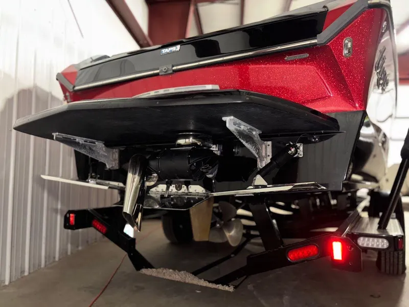 Slide: The Image of 2018 Tige RZX3 6 - 6