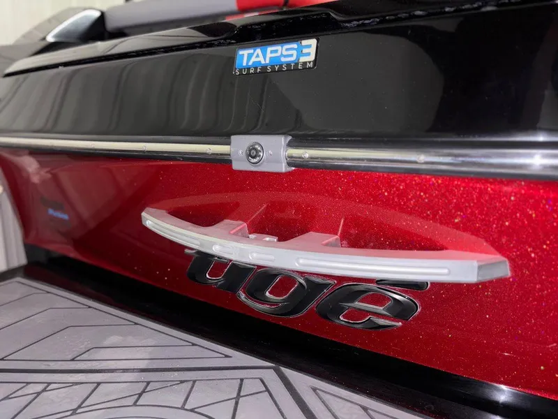 Slide: The Image of 2018 Tige RZX3 7 - 7