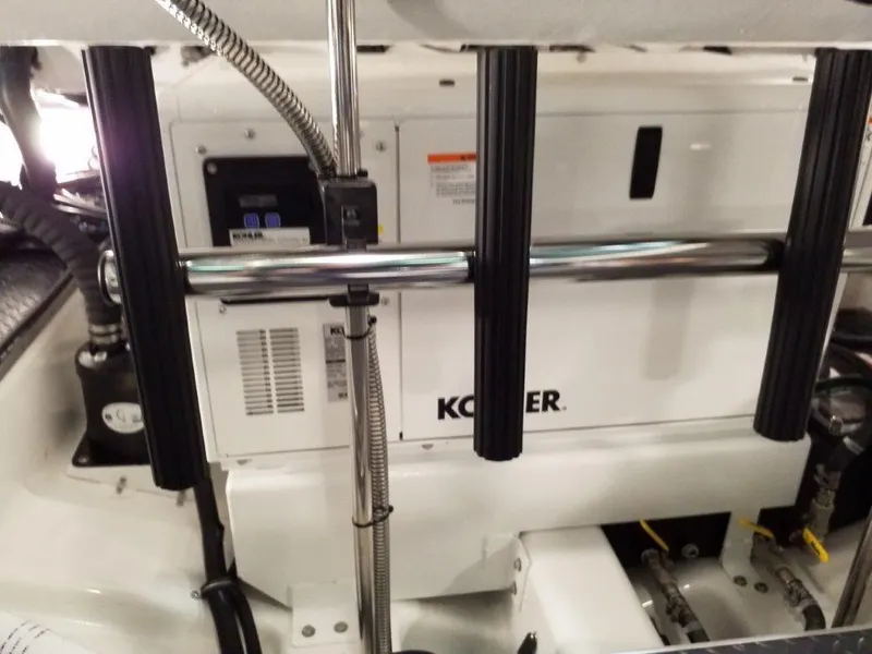 Slide: The Image of 2019 Formula 430 Super Sport Crossover 11 - 11