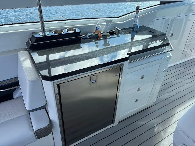 Slide: The Image of 2019 Formula 430 Super Sport Crossover 15 - 15