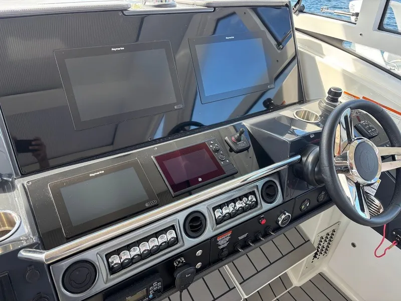 Slide: The Image of 2019 Formula 430 Super Sport Crossover 17 - 17