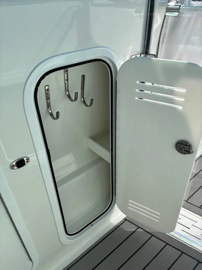 Slide: The Image of 2019 Formula 430 Super Sport Crossover 20 - 20