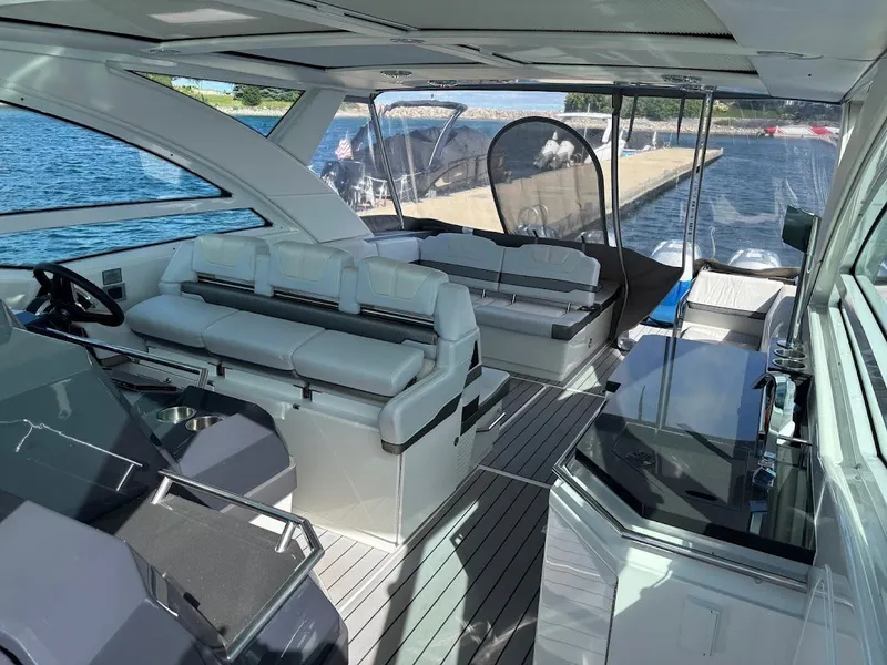 Slide: The Image of 2019 Formula 430 Super Sport Crossover 21 - 21