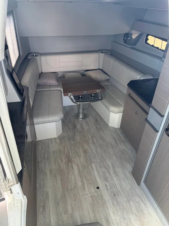 Slide: The Image of 2019 Formula 430 Super Sport Crossover 24 - 24