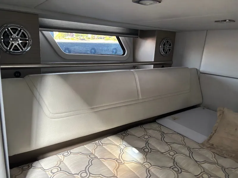 Slide: The Image of 2019 Formula 430 Super Sport Crossover 29 - 29