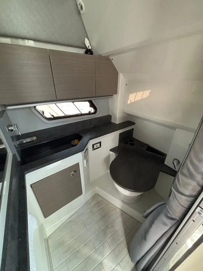 Slide: The Image of 2019 Formula 430 Super Sport Crossover 32 - 32