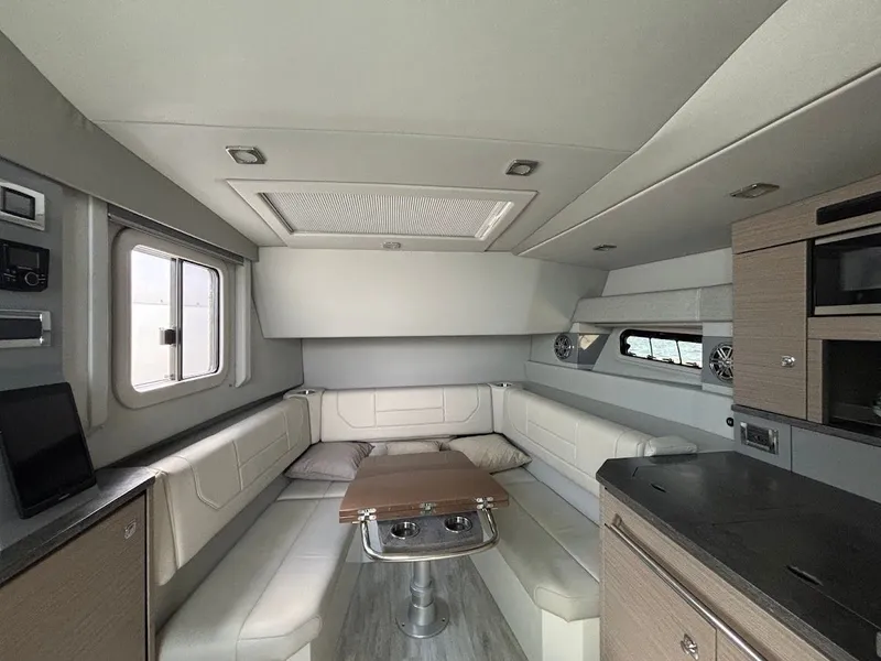 Slide: The Image of 2019 Formula 430 Super Sport Crossover 35 - 35