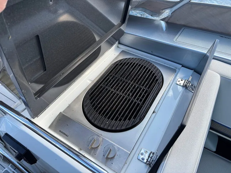 Slide: The Image of 2019 Formula 430 Super Sport Crossover 5 - 5