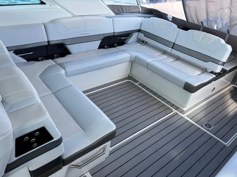 Slide: The Image of 2019 Formula 430 Super Sport Crossover 6 - 6