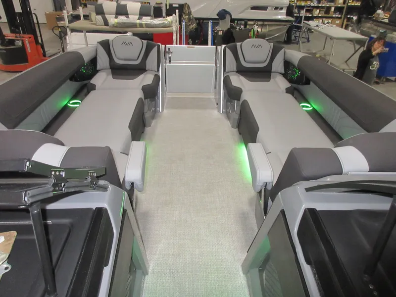 Slide: The Image of 2025 Avalon Excalibur Quad Lounge Windshield 2785 14 - 14