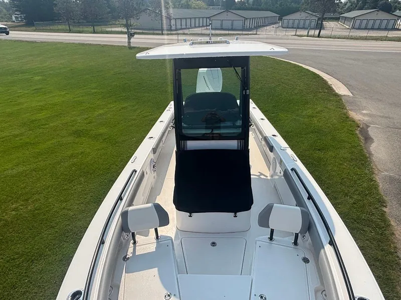 Slide: The Image of 2023 Everglades 253 Center Console 12 - 12