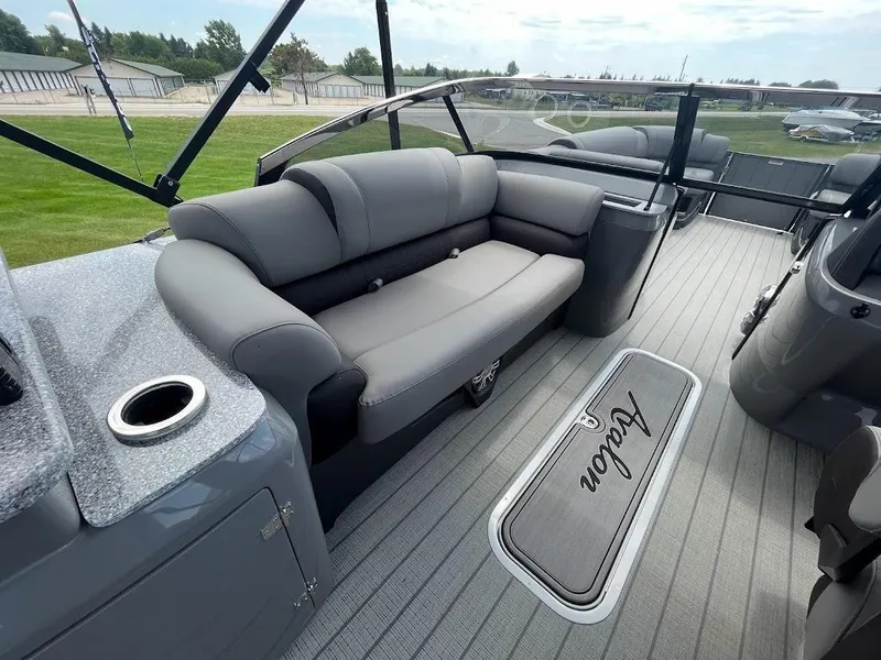 Slide: The Image of 2023 Avalon Catalina Platinum 2785 ELW 10 - 10