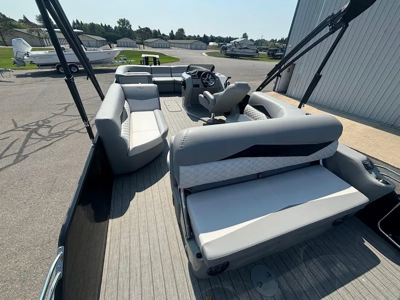 Slide: The Image of 2022 Manitou 25 SES SHP 13 - 13