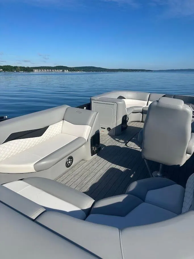 Slide: The Image of 2022 Manitou 25 SES SHP 28 - 28