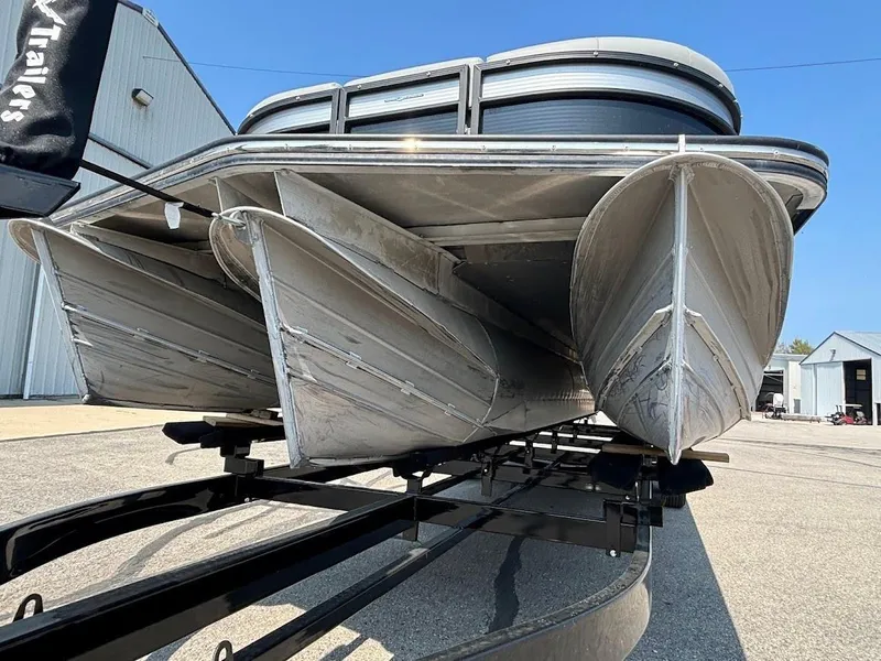 Slide: The Image of 2022 Manitou 25 SES SHP 4 - 4