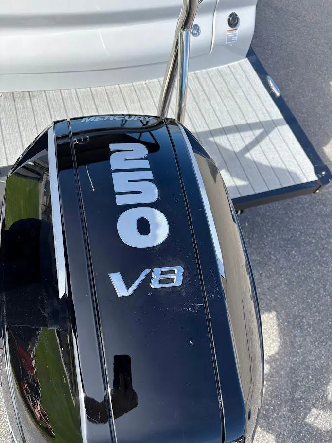 Slide: The Image of 2025 Avalon Catalina Platinum Elite Windshield 2585 13 - 13