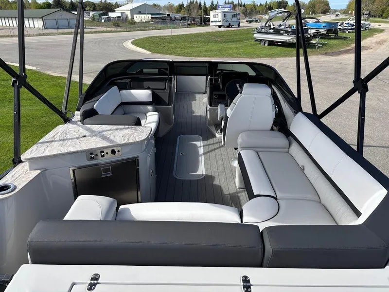 Slide: The Image of 2025 Avalon Catalina Platinum Elite Windshield 2585 4 - 4