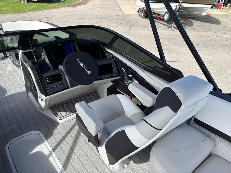 Slide: The Image of 2025 Avalon Catalina Platinum Elite Windshield 2585 8 - 8