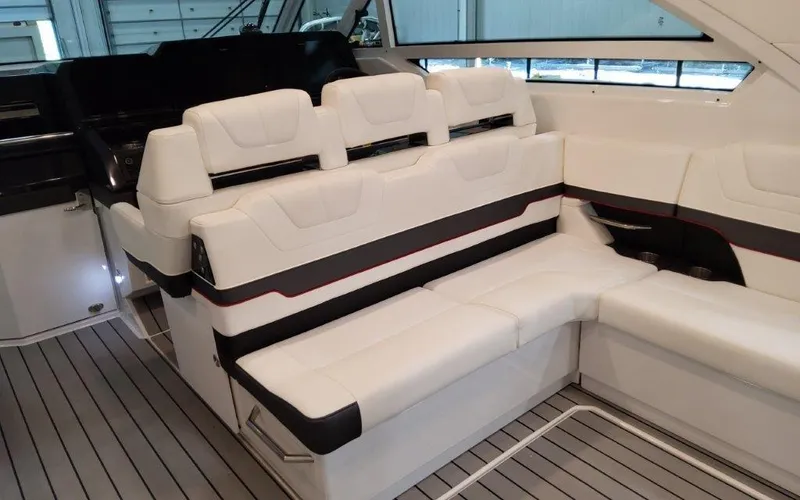 Slide: The Image of 2023 Formula Boats 400 Super Sport Crossover 16 - 16