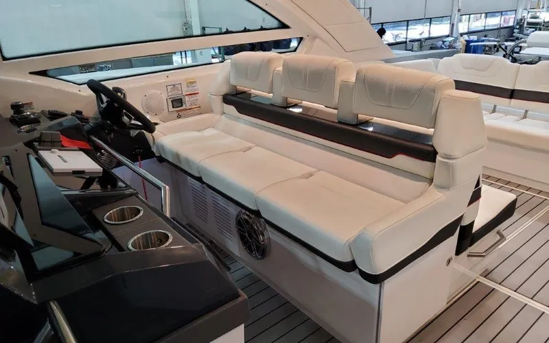 Slide: The Image of 2023 Formula Boats 400 Super Sport Crossover 17 - 17