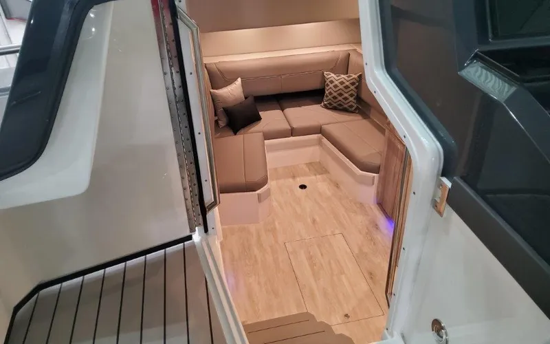 Slide: The Image of 2023 Formula Boats 400 Super Sport Crossover 24 - 24