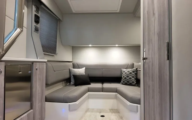 Slide: The Image of 2023 Formula Boats 400 Super Sport Crossover 25 - 25