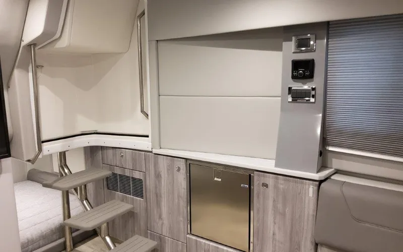 Slide: The Image of 2023 Formula Boats 400 Super Sport Crossover 28 - 28