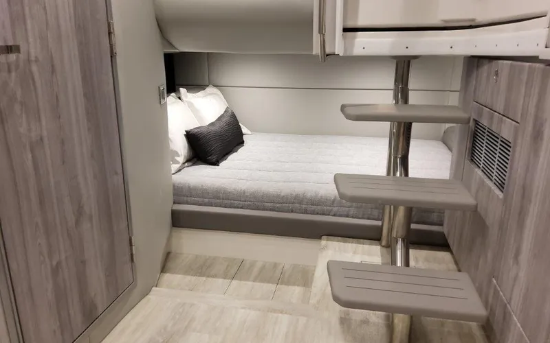 Slide: The Image of 2023 Formula Boats 400 Super Sport Crossover 29 - 29