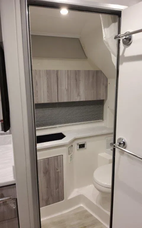 Slide: The Image of 2023 Formula Boats 400 Super Sport Crossover 32 - 32