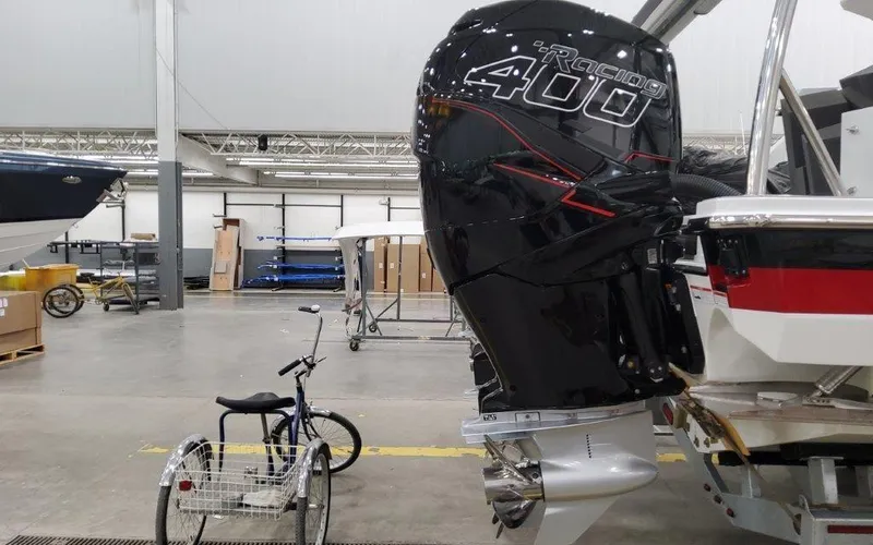 Slide: The Image of 2023 Formula Boats 400 Super Sport Crossover 5 - 5