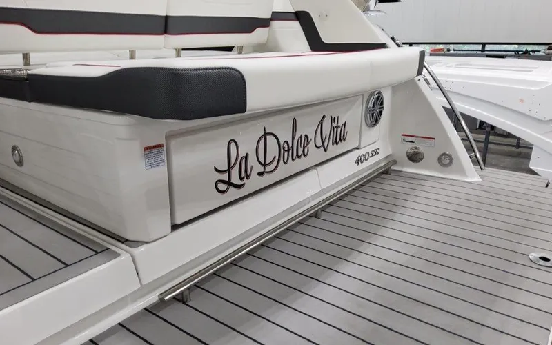 Slide: The Image of 2023 Formula Boats 400 Super Sport Crossover 6 - 6