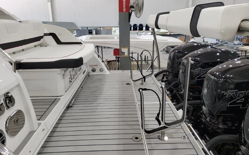 Slide: The Image of 2023 Formula Boats 400 Super Sport Crossover 8 - 8