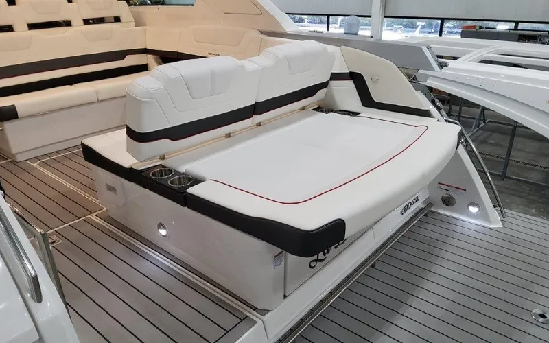 Slide: The Image of 2023 Formula Boats 400 Super Sport Crossover 9 - 9