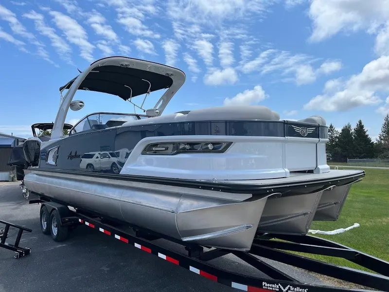 Slide: The Image of 2023 Avalon Excalibur 2785 Twin ELW 3 - 3