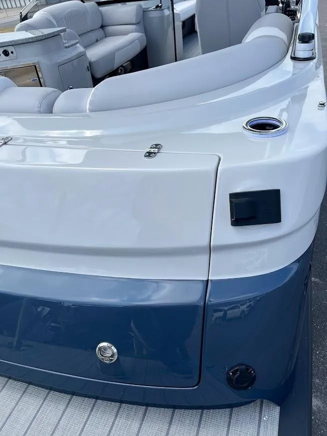 Slide: The Image of 2023 Avalon Excalibur 2785 Twin ELW 4 - 4