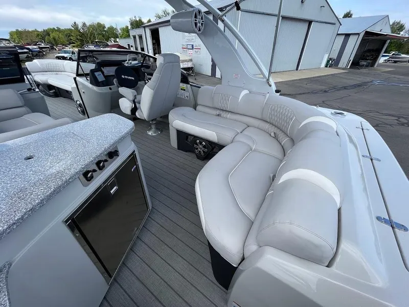 Slide: The Image of 2023 Avalon Excalibur 2785 Twin ELW 8 - 8