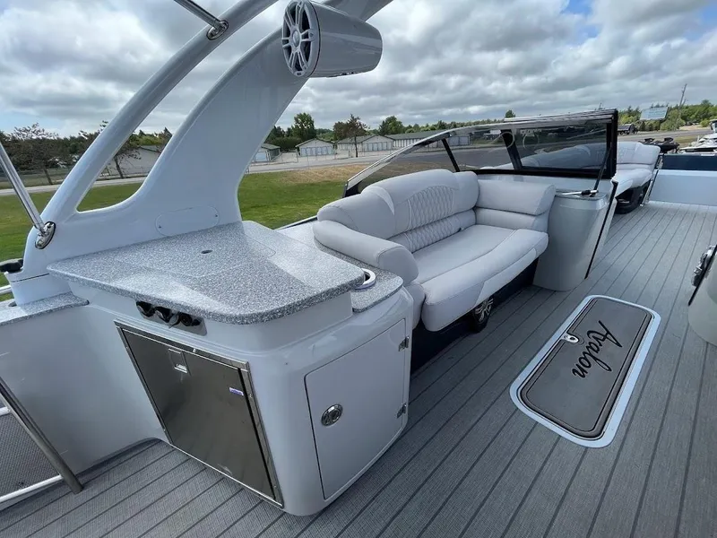 Slide: The Image of 2023 Avalon Excalibur 2785 Twin ELW 9 - 9