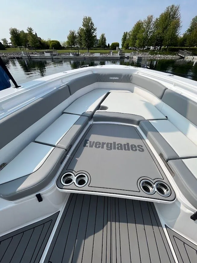 Slide: The Image of 2023 Everglades 365 CC 16 - 16